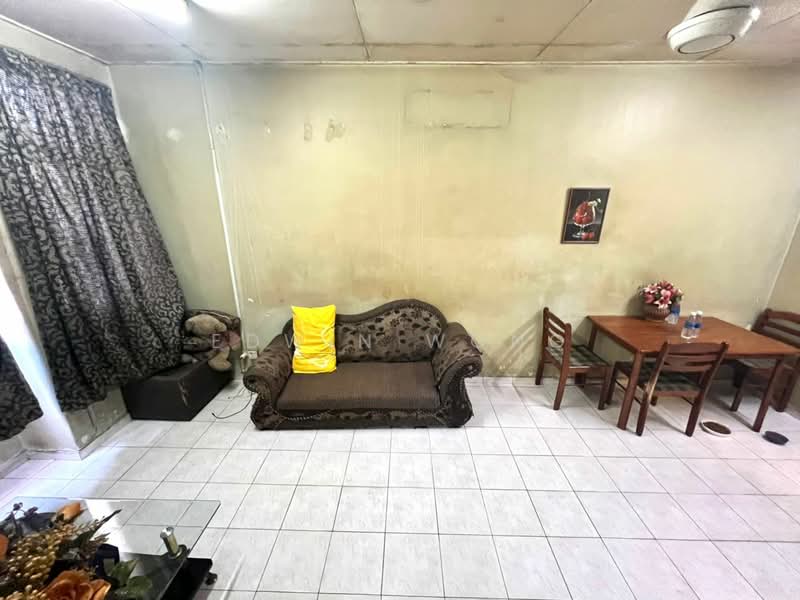 Rumah Flat untuk Dijual di Batu Caves Centerpoint - Edwin Wong - Living Room - PropertyGuru.com.my