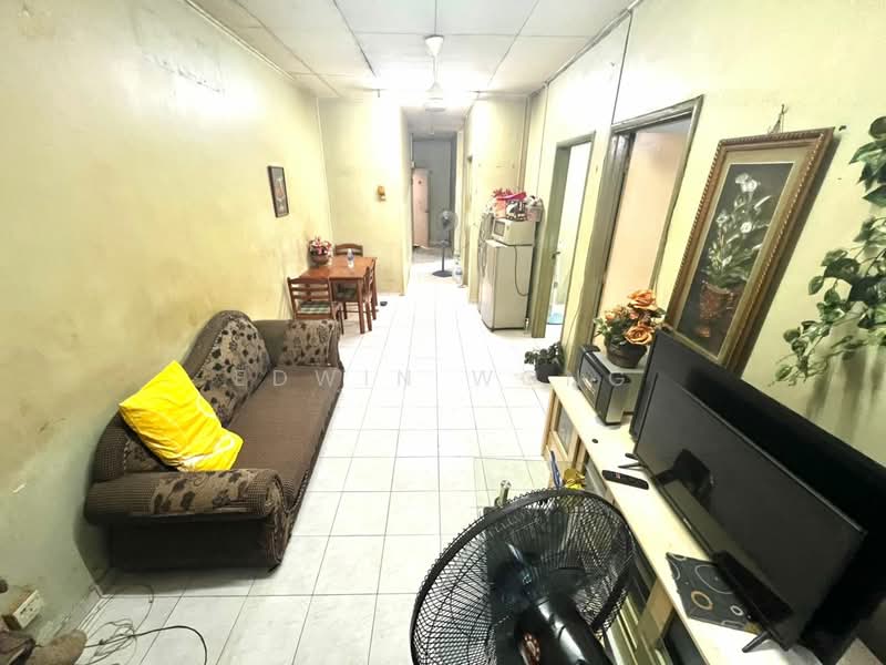 Rumah Flat untuk Dijual di Batu Caves Centerpoint - Edwin Wong - Living Room - PropertyGuru.com.my