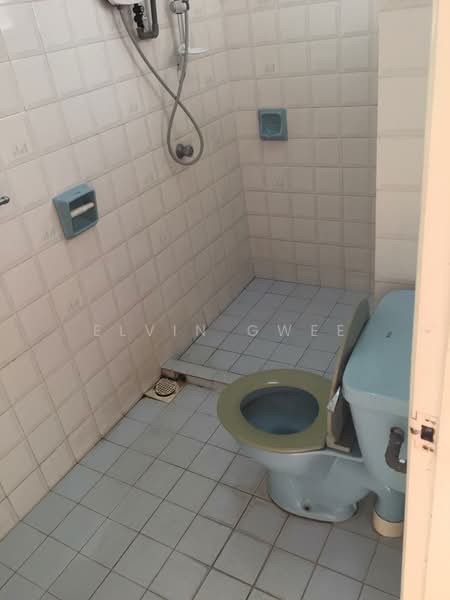 2-storey Terraced House for Sale in Usj 2 (Subang Jaya) - Elvin Gwee - Bathroom - PropertyGuru.com.my