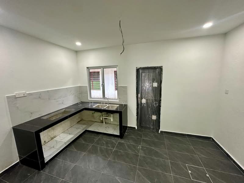 Rumah Teres 2 Tingkat untuk Dijual di Taman Rinting (Masai) - Shu Ying - Kitchen - PropertyGuru.com.my