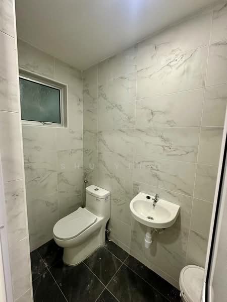 Rumah Teres 2 Tingkat untuk Dijual di Taman Rinting (Masai) - Shu Ying - Bathroom - PropertyGuru.com.my