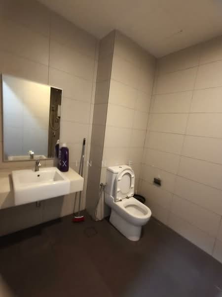 Servis Apartment untuk Disewa di Arte S - Xinnee . - Bathroom - PropertyGuru.com.my