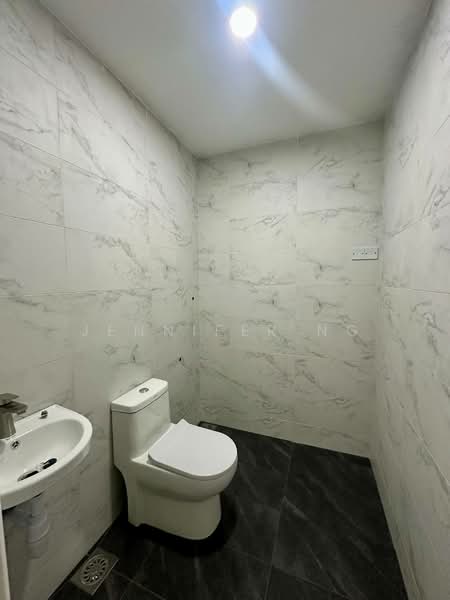 Rumah Teres 1 Tingkat untuk Dijual di Taman Ungku Tun Aminah (Skudai) - Jennifer Ng - Bathroom - PropertyGuru.com.my