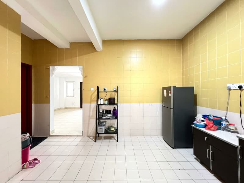 Rumah Teres 2 Tingkat untuk Dijual di Subang Bestari (Shah Alam) - Keanu Tan - Kitchen - PropertyGuru.com.my