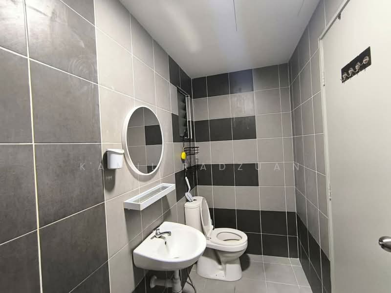 Service Residence for Rent at Residensi Mutiara Kajang 2 - Kamil Radzuan - Bathroom - PropertyGuru.com.my