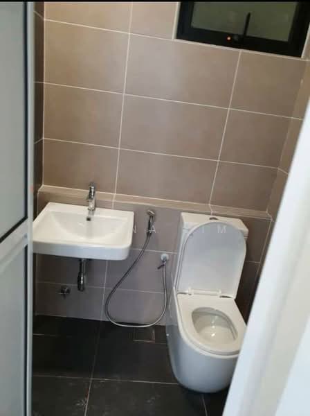 Servis Apartment untuk Disewa di D'Pristine - Elena Lim - Bathroom - PropertyGuru.com.my