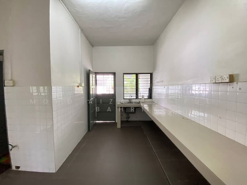 2-storey Terraced House for Sale in Taman Sungai Mas (Kajang) - Mohd Aizat Saiful Bahri - Kitchen - PropertyGuru.com.my