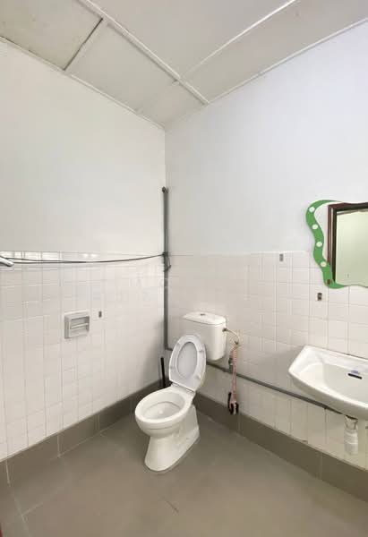 2-storey Terraced House for Sale in Taman Sungai Mas (Kajang) - Mohd Aizat Saiful Bahri - Bathroom - PropertyGuru.com.my