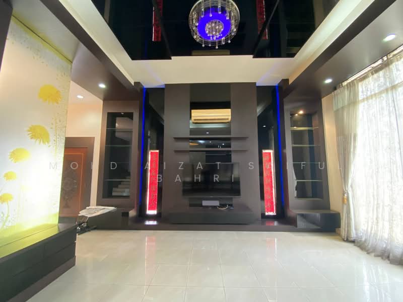 Semi-Detached House for Sale in Bandar Baru Bangi (Selangor) - Mohd Aizat Saiful Bahri - Living Room - PropertyGuru.com.my