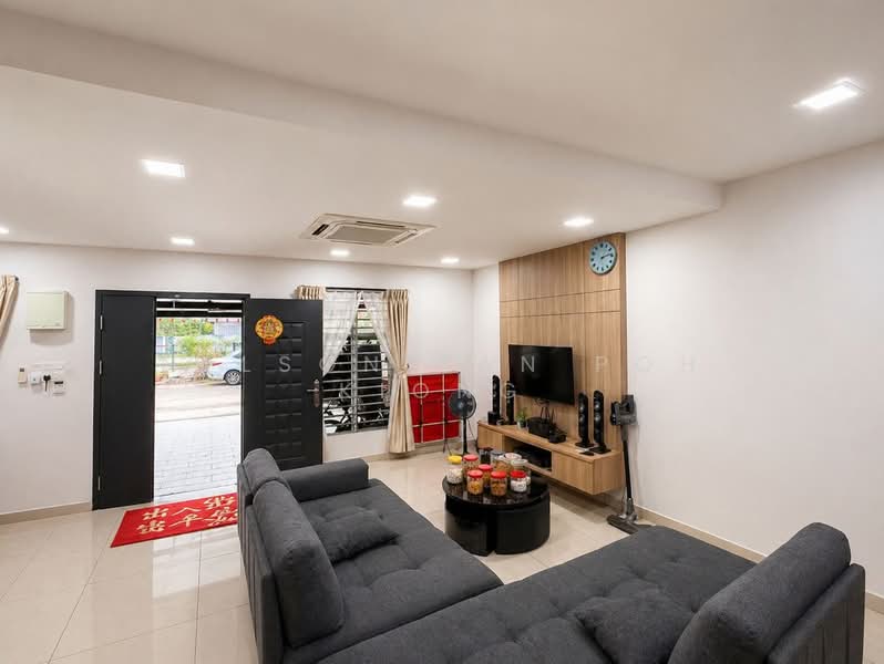 2-storey Terraced House for Sale in Taman Setia Indah (Tebrau) - Nelson Tan Poh Kiong - Living Room - PropertyGuru.com.my
