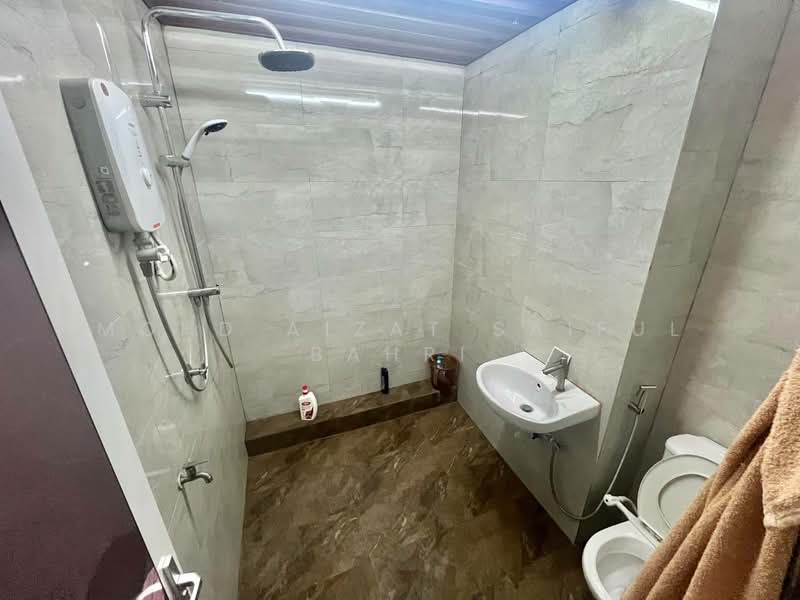 2-storey Terraced House for Sale in Kuala Lumpur (Kuala Lumpur) - Mohd Aizat Saiful Bahri - Bathroom - PropertyGuru.com.my