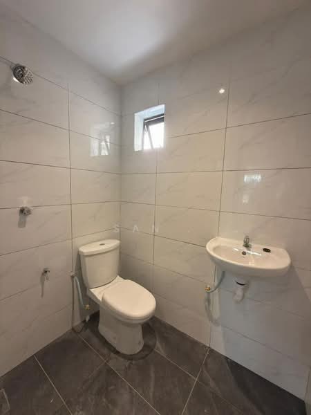 2-storey Terraced House for Sale in Bandar Baru Permas Jaya (Permas Jaya) - San . - Bathroom - PropertyGuru.com.my