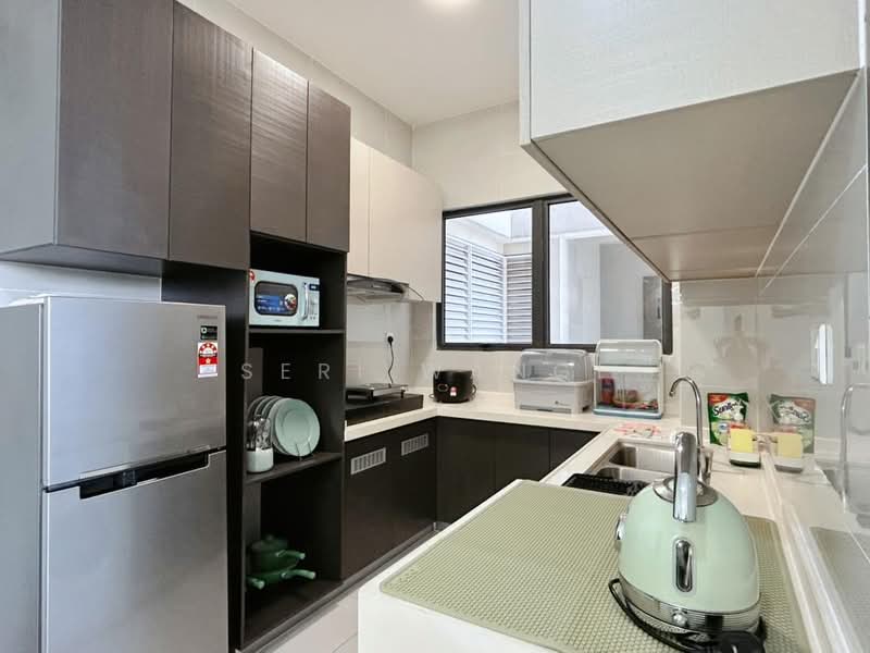 Kondominium untuk Dijual di Kings Bay @ Country Garden Danga Bay - Seri Wangi - Kitchen - PropertyGuru.com.my