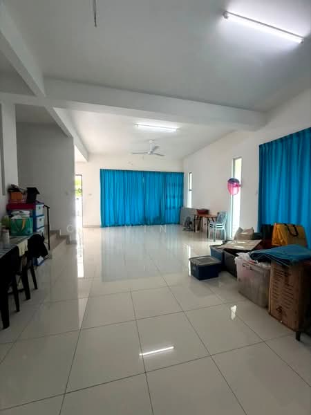 Rumah Teres 2 Tingkat untuk Dijual di Bandar Seri Alam (Masai) - Calvin Lee - Living Room - PropertyGuru.com.my