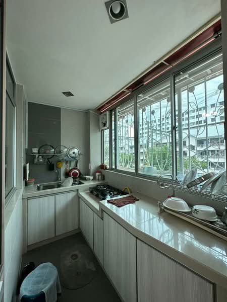 Townhouse for Sale in Bukit Dumbar (Jelutong) - Xinnee . - Kitchen - PropertyGuru.com.my