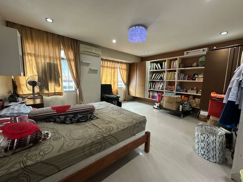 Townhouse for Sale in Bukit Dumbar (Jelutong) - Xinnee . - Bedroom - PropertyGuru.com.my