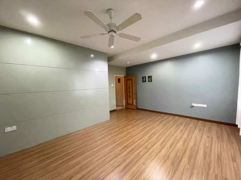 Townhouse for Sale in Bukit Dumbar (Jelutong) - Xinnee . - Living Room - PropertyGuru.com.my