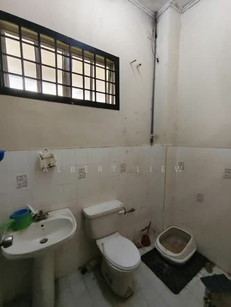 1-storey Terraced House for Sale in Perling (Johor) - Albert Liew - Bathroom - PropertyGuru.com.my