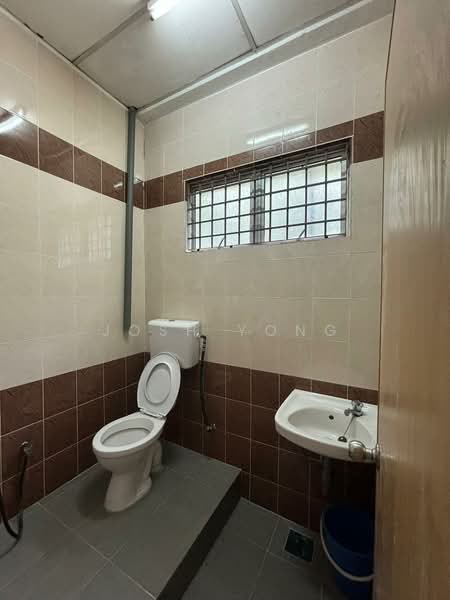 Kedai / Pejabat untuk Dijual di Rawang (Selangor) - Josh Yong - Bathroom - PropertyGuru.com.my