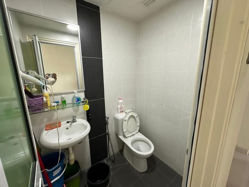 Kondominium untuk Dijual di Summer Place - Qian Wen Yeap - Bathroom - PropertyGuru.com.my