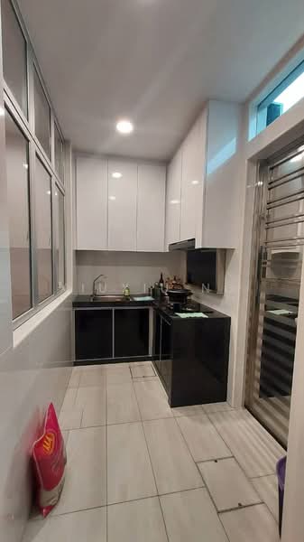 2-storey Terraced House for Sale in Mutiara Rini (Skudai) - Xiuxiu Ng - Kitchen - PropertyGuru.com.my
