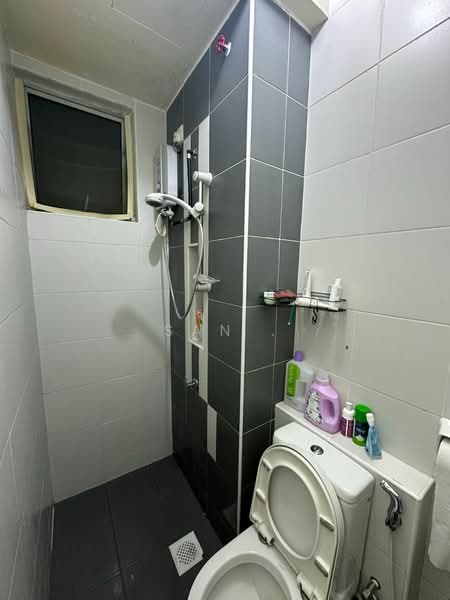 Servis Apartment untuk Dijual di D'Ambience Residences (Pangsapuri Ikatan Flora) - San . - Bathroom - PropertyGuru.com.my