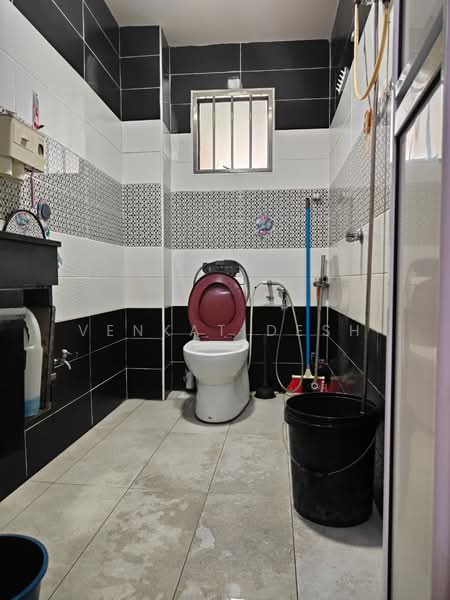 2-storey Terraced House for Sale in Taman Indahpura (Kulai) - Venkat Desh - Bathroom - PropertyGuru.com.my