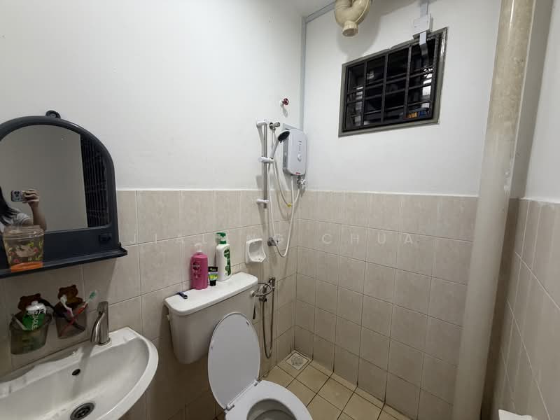 Rumah Teres 2 Tingkat untuk Disewa di Skudai (Johor) - Jialing Chua - Bathroom - PropertyGuru.com.my