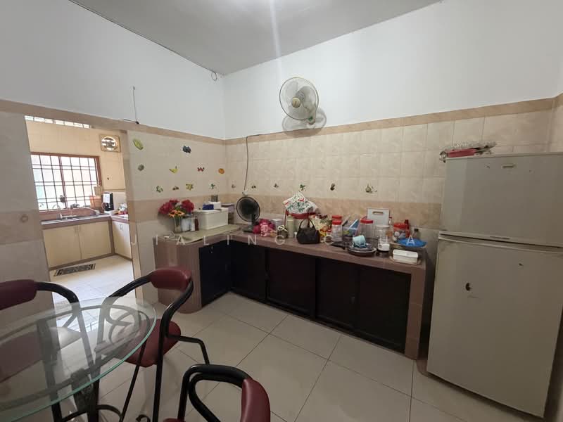 2-storey Terraced House for Rent in Ampang (Selangor) - Jialing Chua - Kitchen - PropertyGuru.com.my