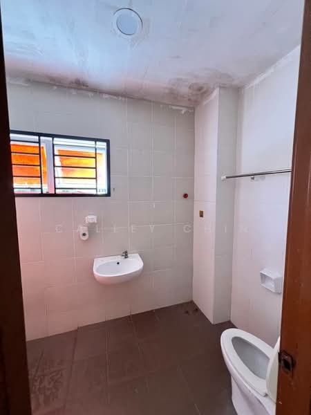 Rumah Teres 2 Tingkat untuk Dijual di Gelang Patah (Johor) - Calley Chin - Bathroom - PropertyGuru.com.my