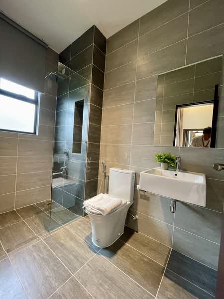 Cluster House for Sale in Shah Alam (Selangor) - Lawrence Chan - Bathroom - PropertyGuru.com.my