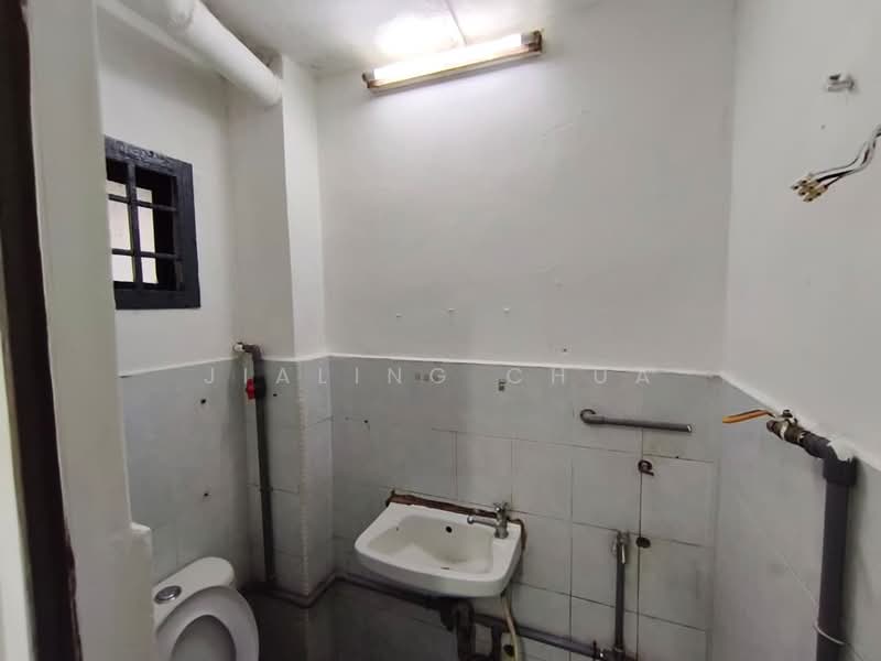 Rumah Teres 2 Tingkat untuk Disewa di Skudai (Johor) - Jialing Chua - Bathroom - PropertyGuru.com.my