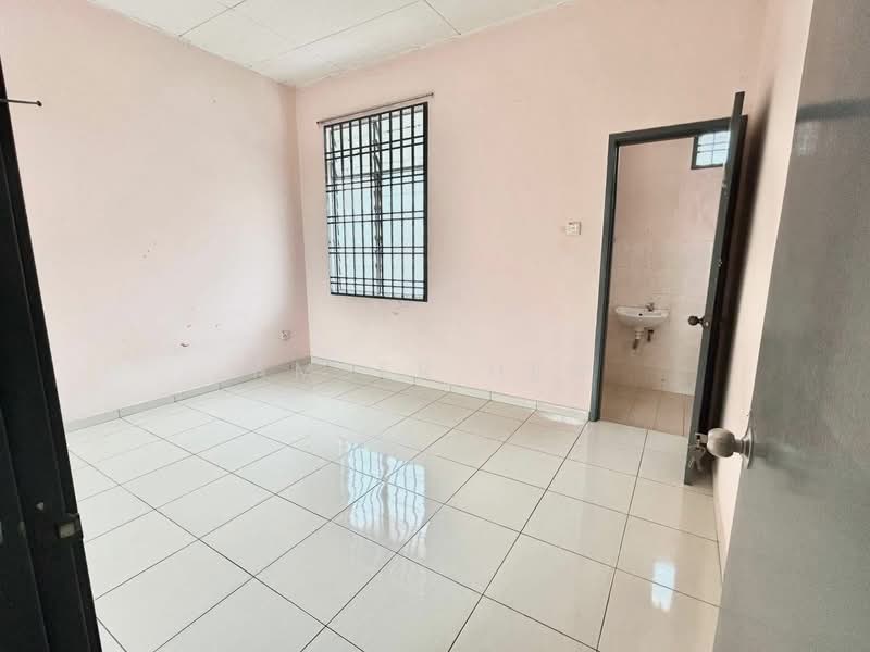 1.5-storey Terraced House for Sale in Kulai (Johor) - Amber Hew - Interior - PropertyGuru.com.my