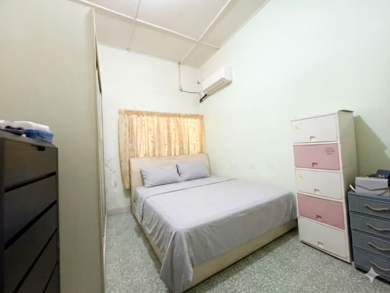 1-storey Terraced House for Sale in Kepong Baru (Kepong) - Danny Chan - Bedroom - PropertyGuru.com.my