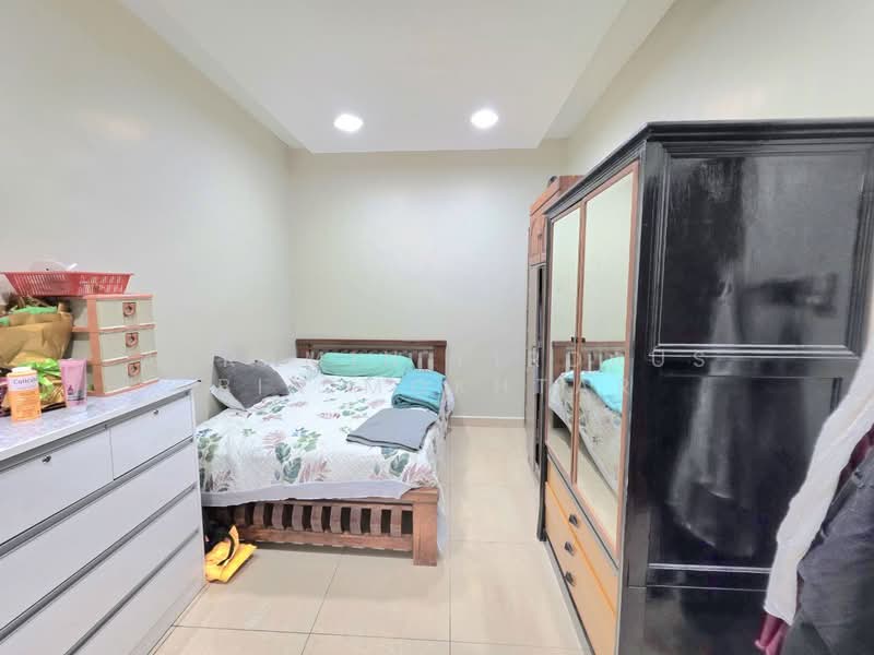 1-storey Terraced House for Sale in Bandar Kinrara (Selangor) - Akramin Firdaus Bin Mokhtar - Bedroom - PropertyGuru.com.my