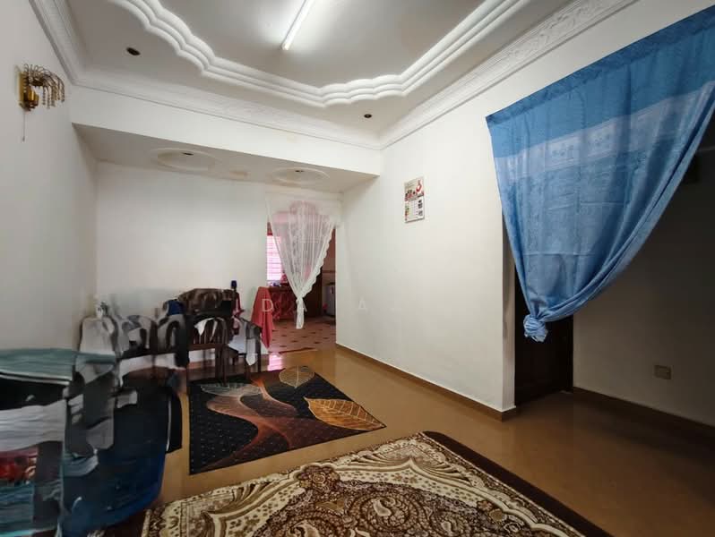 Rumah Teres 1 Tingkat untuk Dijual di Senai (Kulai) - Ida Aziz - Living Room - PropertyGuru.com.my