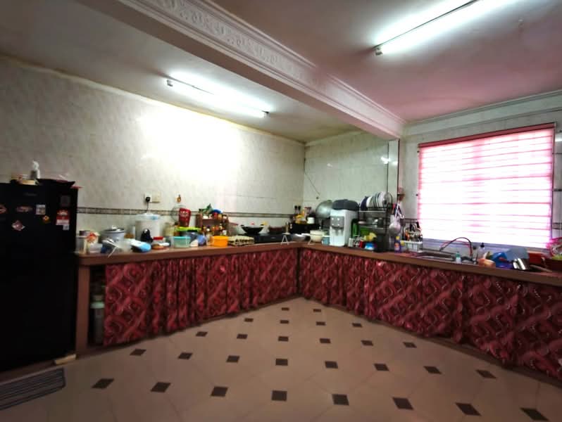 Rumah Teres 1 Tingkat untuk Dijual di Senai (Kulai) - Ida Aziz - Kitchen - PropertyGuru.com.my