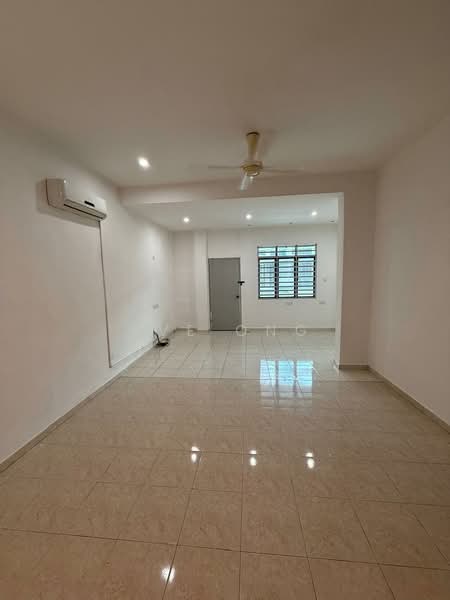 Rumah Teres 2.5 Tingkat untuk Dijual di Taman Merbau Indah (Butterworth) - Eve Ong - Living Room - PropertyGuru.com.my