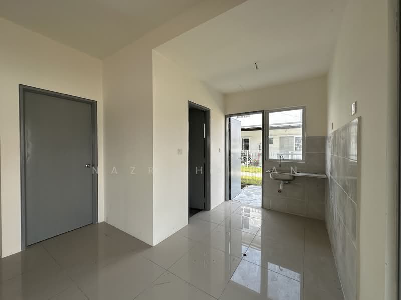 2-storey Terraced House for Sale in Kuala Selangor (Selangor) - Nazri Hassan - Kitchen - PropertyGuru.com.my