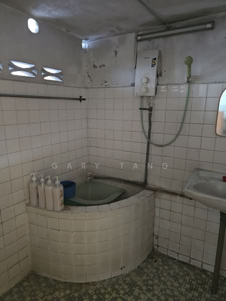 Kedai untuk Dijual di Kuala Kangsar (Perak) - Gary Tang - Bathroom - PropertyGuru.com.my