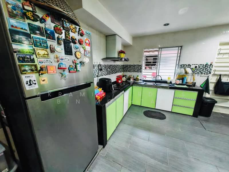 1-storey Terraced House for Sale in Bandar Kinrara (Selangor) - Akramin Firdaus Bin Mokhtar - Kitchen - PropertyGuru.com.my