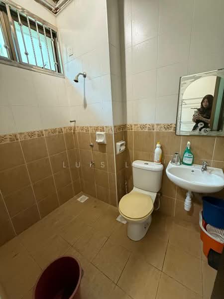 Semi-Detached House for Sale in Taman Sutera Utama (Skudai) - Luis Lim - Bathroom - PropertyGuru.com.my