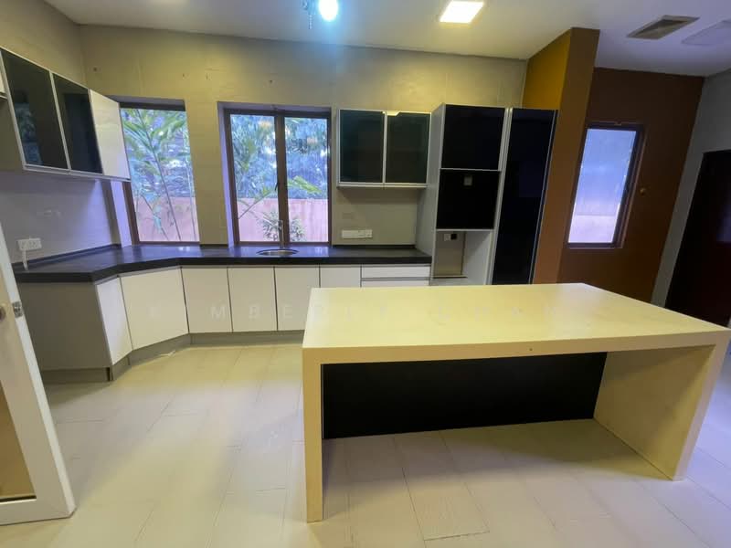 Rumah Banglo untuk Dijual di Bandar Seri Putra (Bangi) - Kimberly Chan - Kitchen - PropertyGuru.com.my
