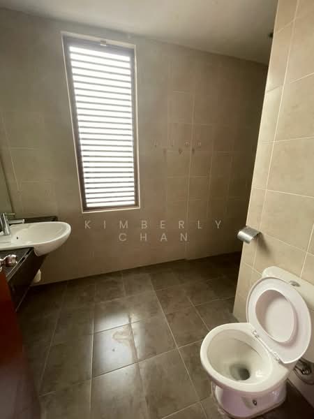 Rumah Banglo untuk Dijual di Bandar Seri Putra (Bangi) - Kimberly Chan - Bathroom - PropertyGuru.com.my