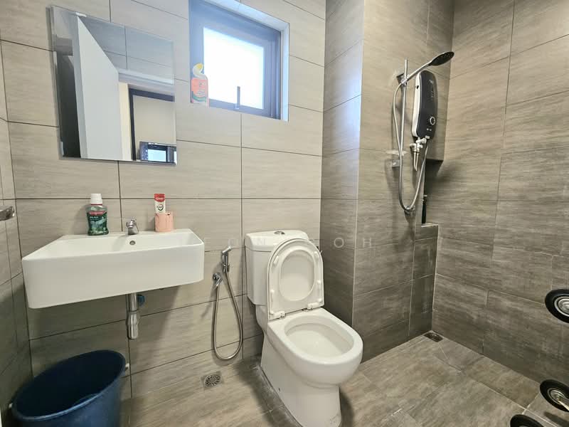 Servis Apartment untuk Disewa di The Amber Residence @ TwentyFive.7 - Leon Goh - Bathroom - PropertyGuru.com.my