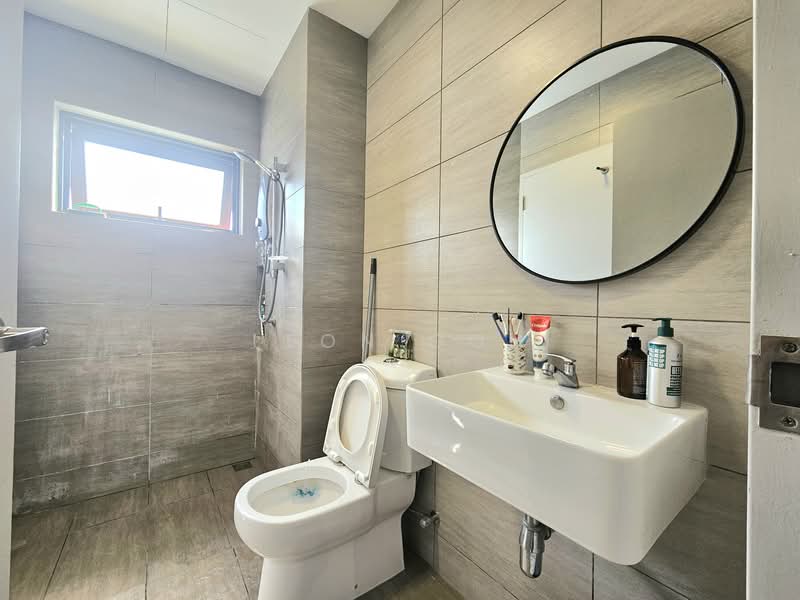 Servis Apartment untuk Disewa di The Amber Residence @ TwentyFive.7 - Leon Goh - Bathroom - PropertyGuru.com.my