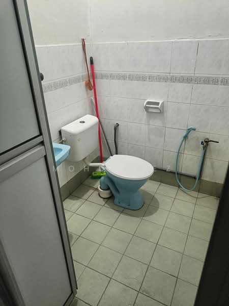 2-storey Terraced House for Sale in Taman Scientex Pasir Gudang (Pasir Gudang) - Mohd Faez - Bathroom - PropertyGuru.com.my