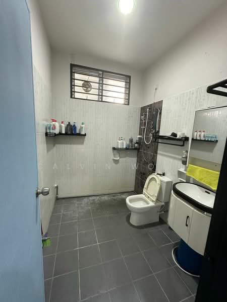 2-storey Terraced House for Sale in Mutiara Rini (Skudai) - Calvin Wong - Bathroom - PropertyGuru.com.my