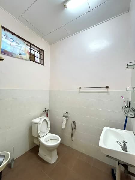 2-storey Terraced House for Sale in Taman Kenari Merah (Alor Setar) - Ryan Ooi - Bathroom - PropertyGuru.com.my