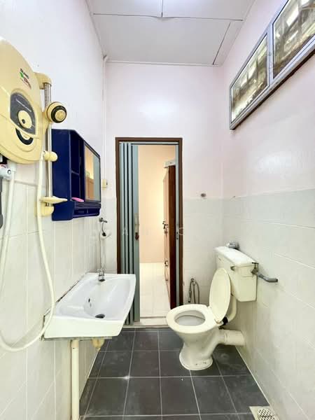 2-storey Terraced House for Sale in Taman Kenari Merah (Alor Setar) - Ryan Ooi - Bathroom - PropertyGuru.com.my